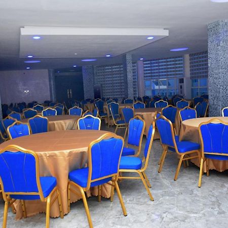 Vacation Villa Hotels And Suites 阿沙巴 外观 照片
