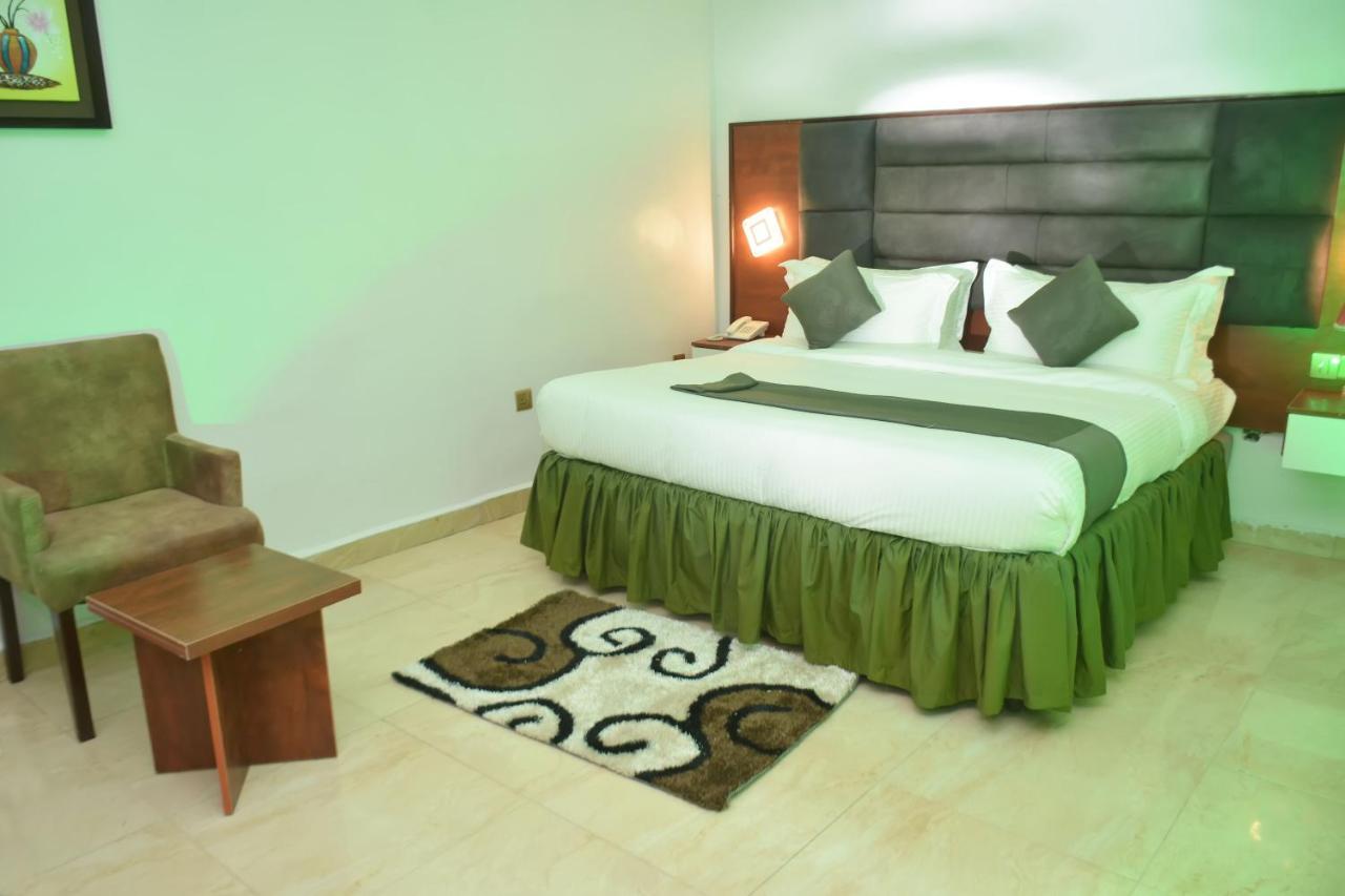 Vacation Villa Hotels And Suites 阿沙巴 外观 照片