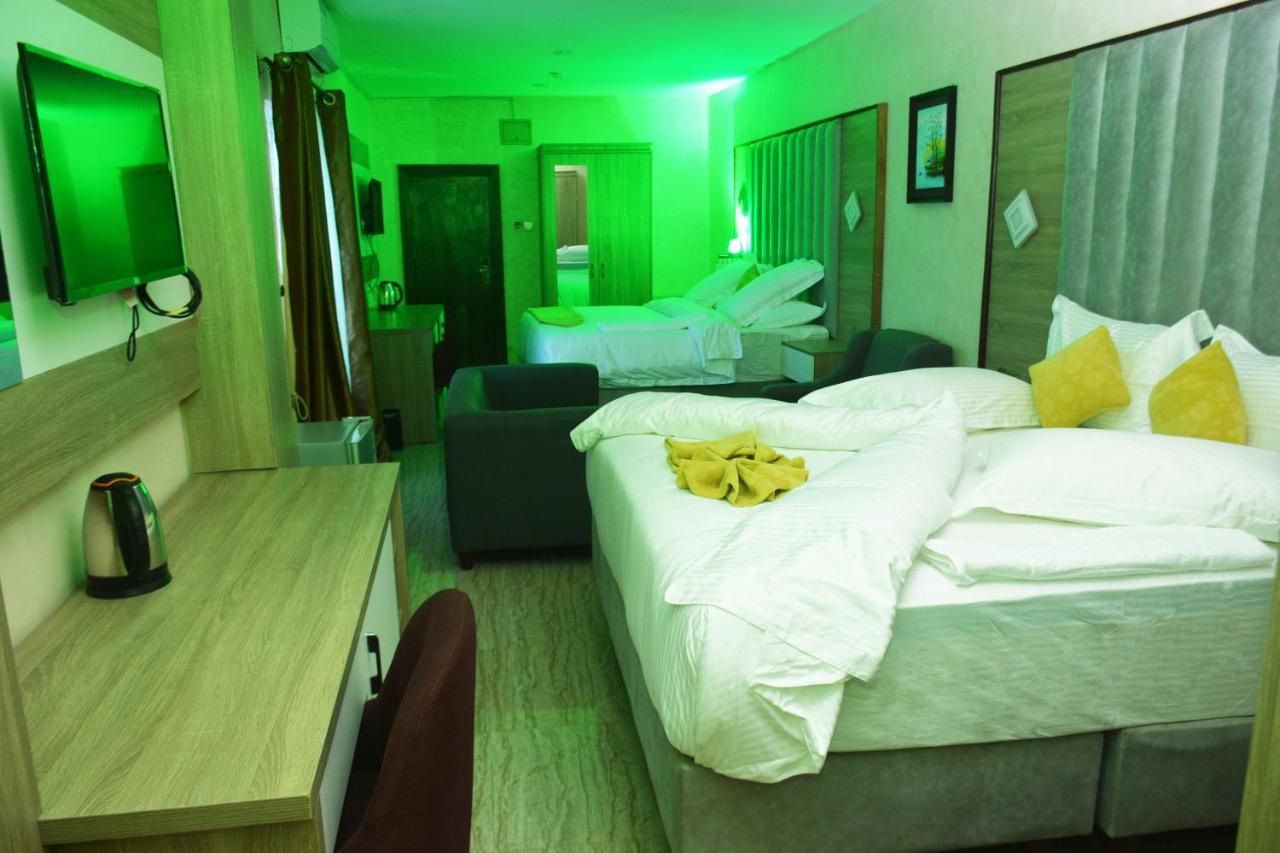 Vacation Villa Hotels And Suites 阿沙巴 外观 照片