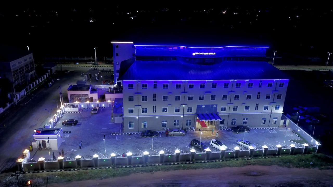Vacation Villa Hotels And Suites 阿沙巴 外观 照片