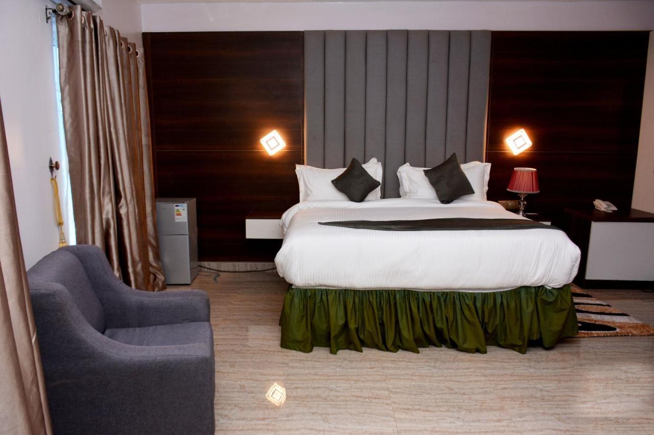 Vacation Villa Hotels And Suites 阿沙巴 外观 照片